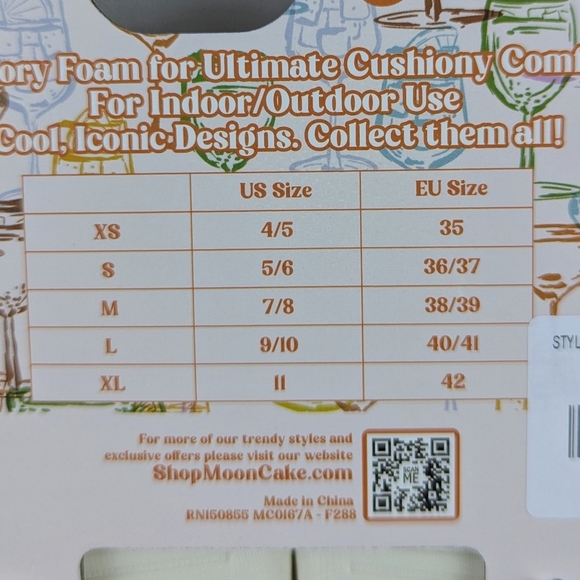 Slippers Strawberry Cosmopolitan Embroider Fleece Memory Foam Slip On M(7/8) NWT - Picture 12 of 14